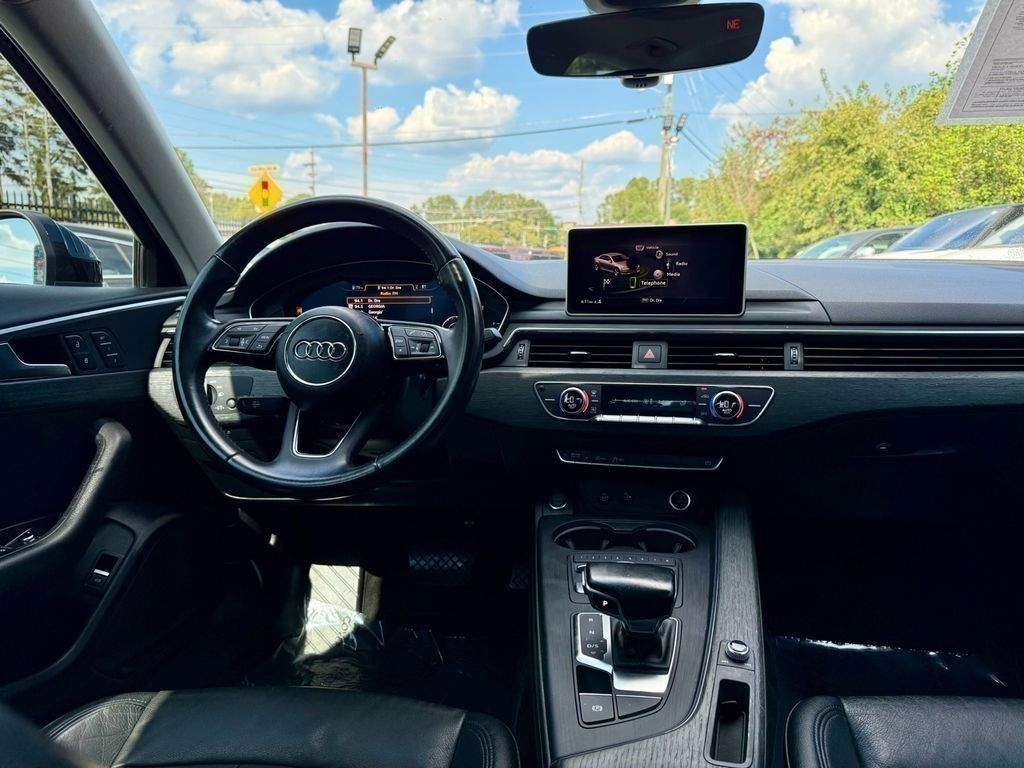 Audi A4 2.0T Premium Sedan 2017