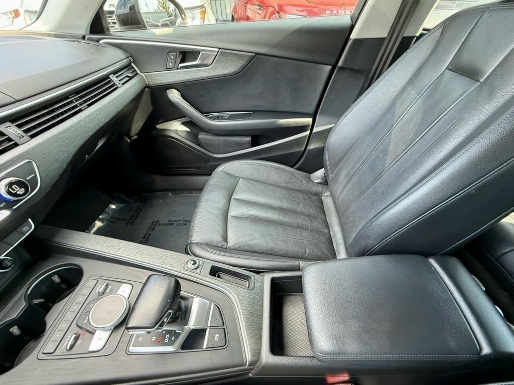 Audi A4 2.0T Premium Sedan 2017