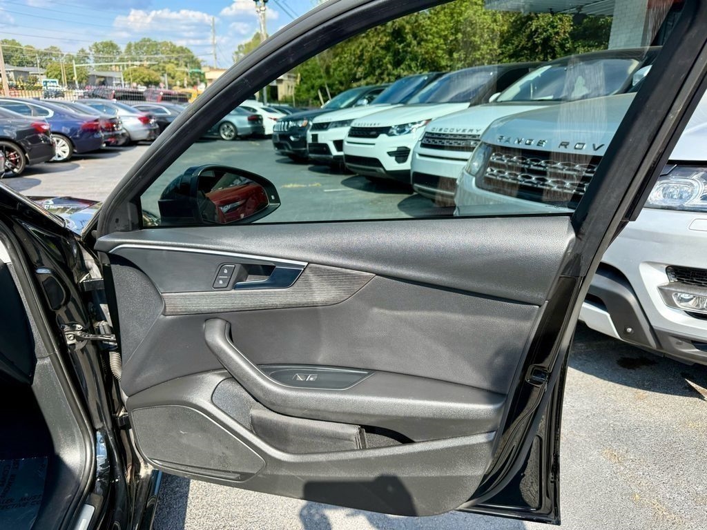 Audi A4 2.0T Premium Sedan 2017