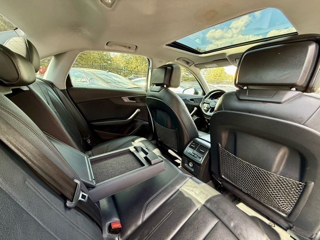 Audi A4 2.0T Premium Sedan 2017