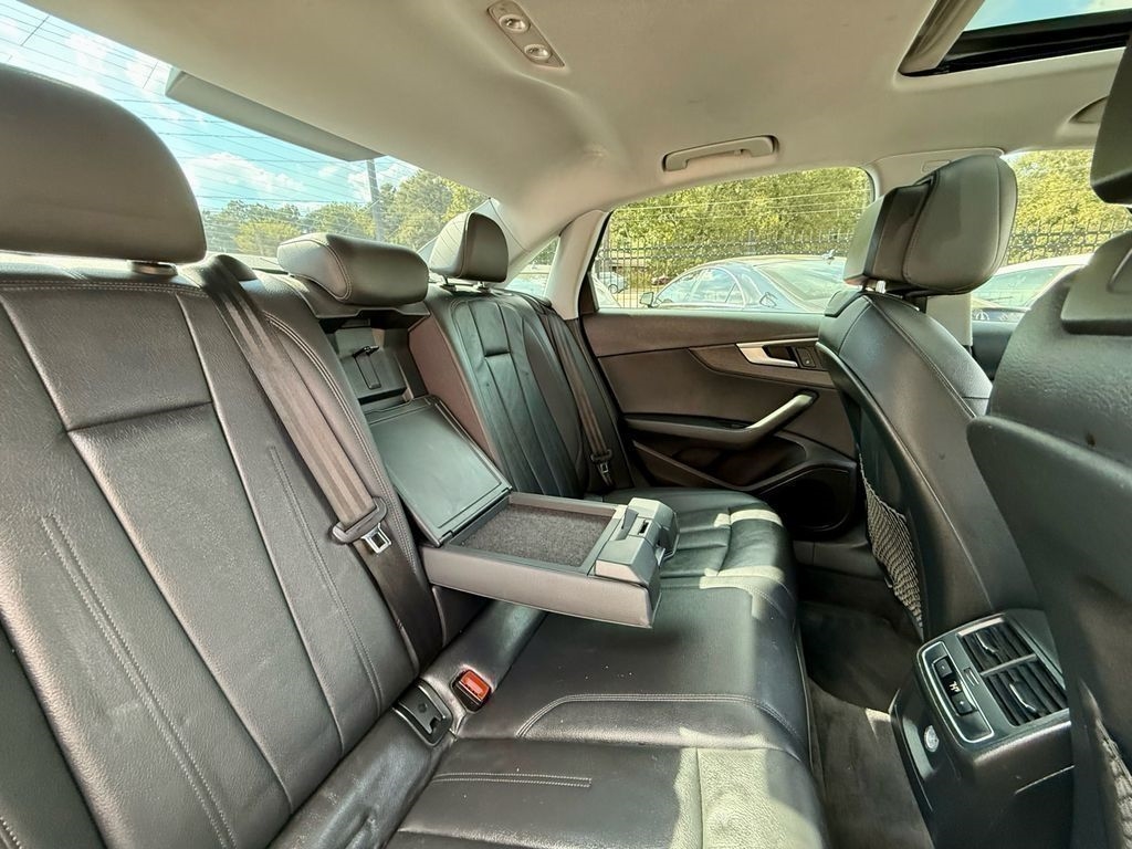 Audi A4 2.0T Premium Sedan 2017