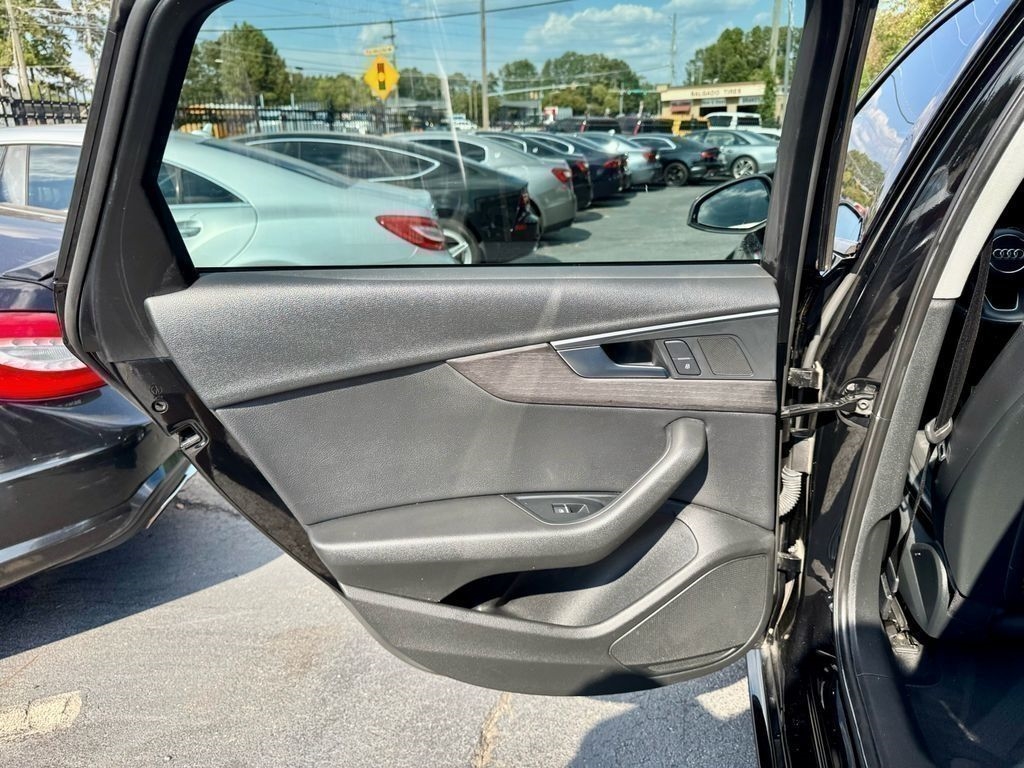 Audi A4 2.0T Premium Sedan 2017