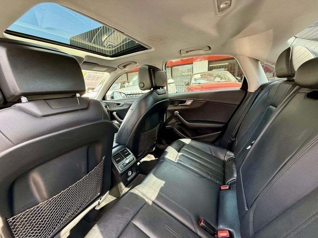 Audi A4 2.0T Premium Sedan 2017