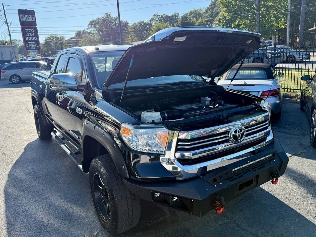 Toyota Tundra SR5 5.7L FFV V8 Double Cab 2WD 2017