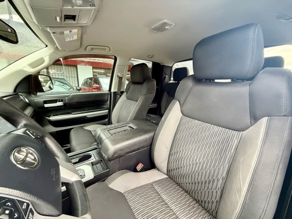Toyota Tundra SR5 5.7L FFV V8 Double Cab 2WD 2017