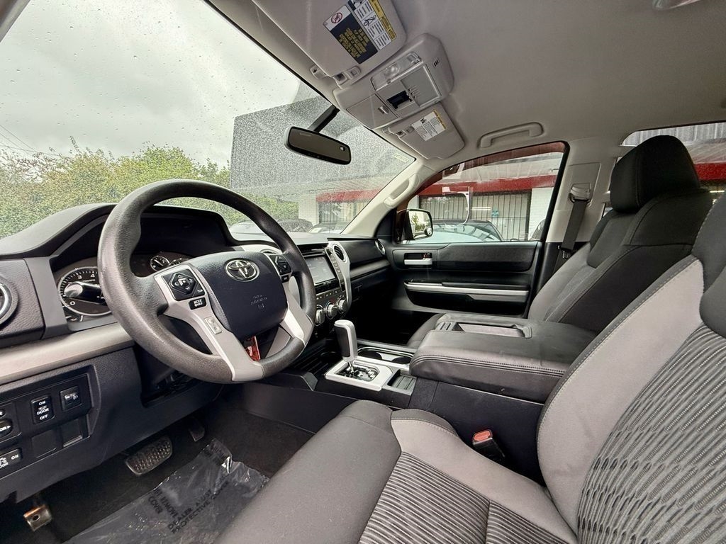 Toyota Tundra SR5 5.7L FFV V8 Double Cab 2WD 2017