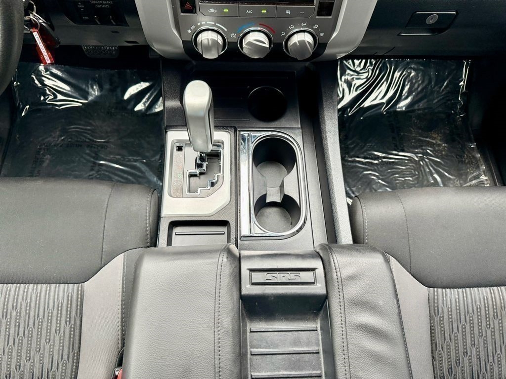 Toyota Tundra SR5 5.7L FFV V8 Double Cab 2WD 2017