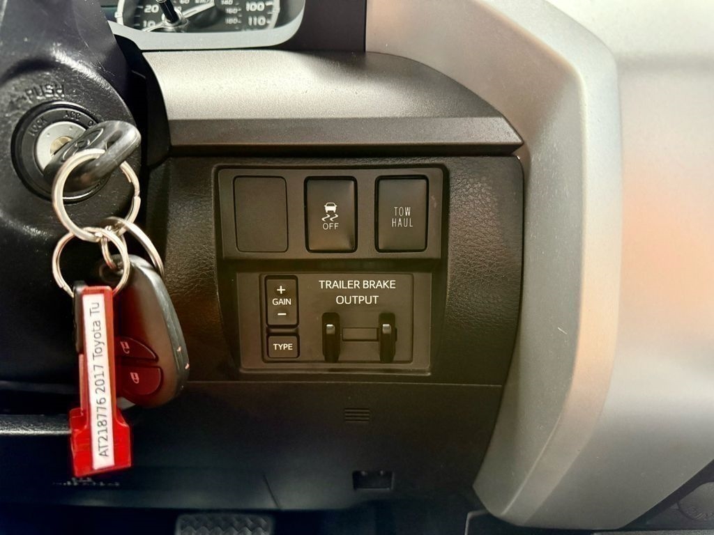 Toyota Tundra SR5 5.7L FFV V8 Double Cab 2WD 2017
