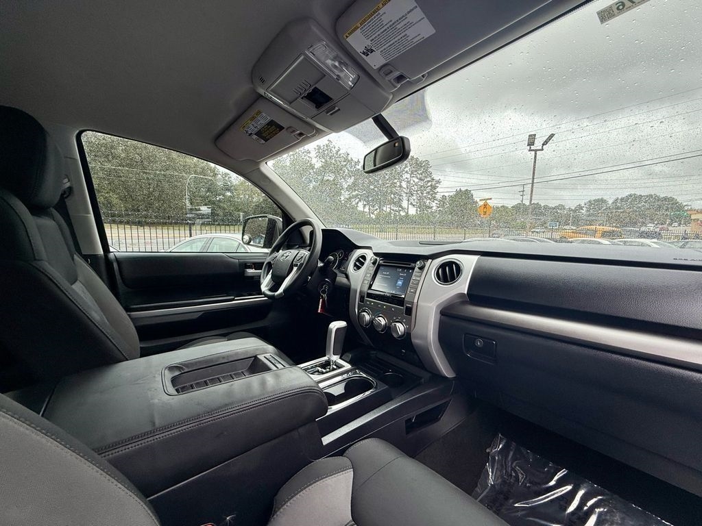 Toyota Tundra SR5 5.7L FFV V8 Double Cab 2WD 2017