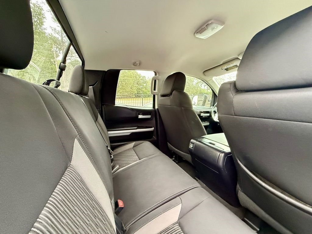 Toyota Tundra SR5 5.7L FFV V8 Double Cab 2WD 2017