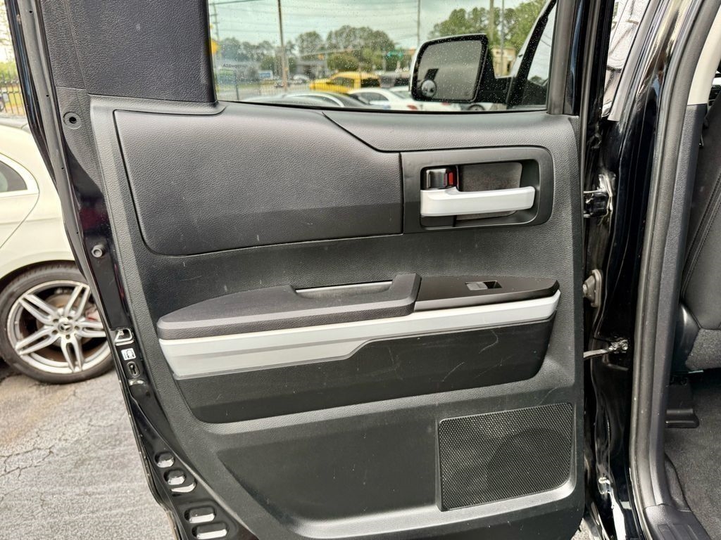 Toyota Tundra SR5 5.7L FFV V8 Double Cab 2WD 2017