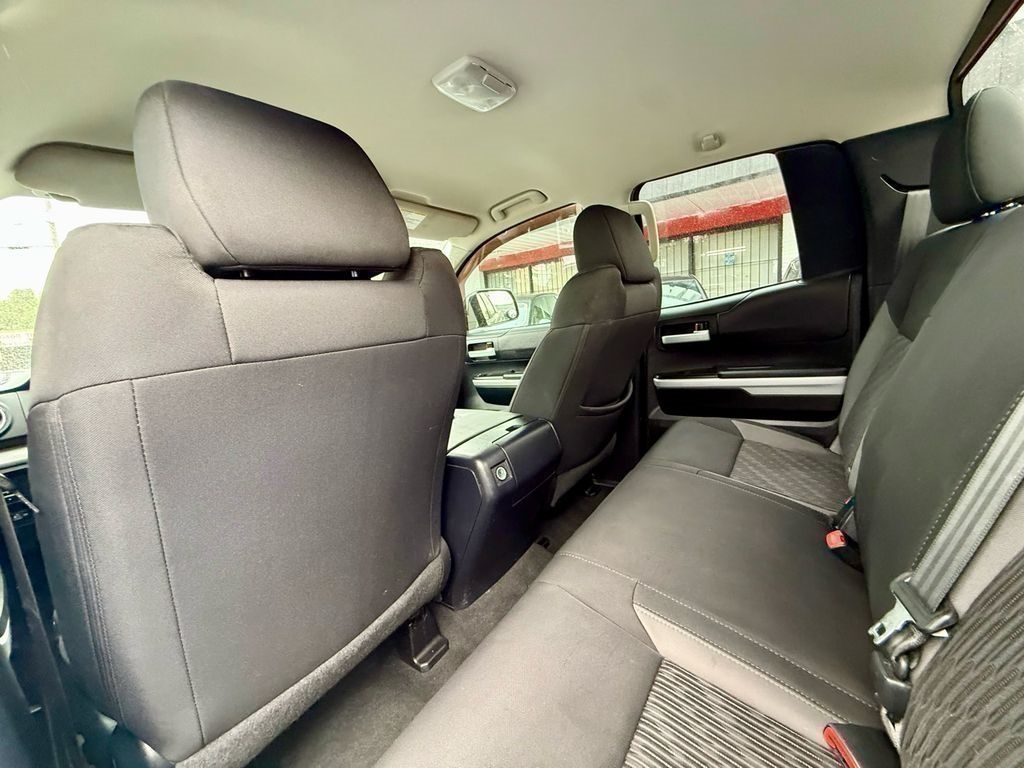 Toyota Tundra SR5 5.7L FFV V8 Double Cab 2WD 2017