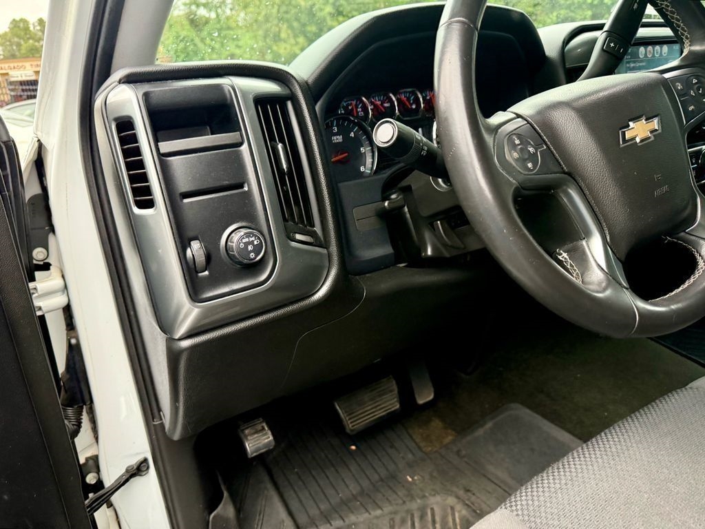 Chevrolet Silverado 1500 LT Crew Cab 2WD 2017