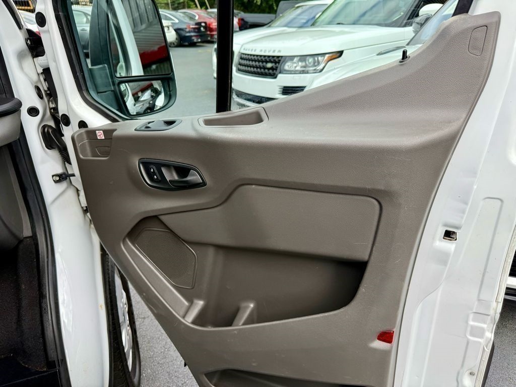 Ford Transit 350 Wagon Low Roof XL w/Sliding Pass. 148-in. WB 2020