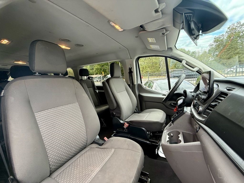 Ford Transit 350 Wagon Low Roof XL w/Sliding Pass. 148-in. WB 2020