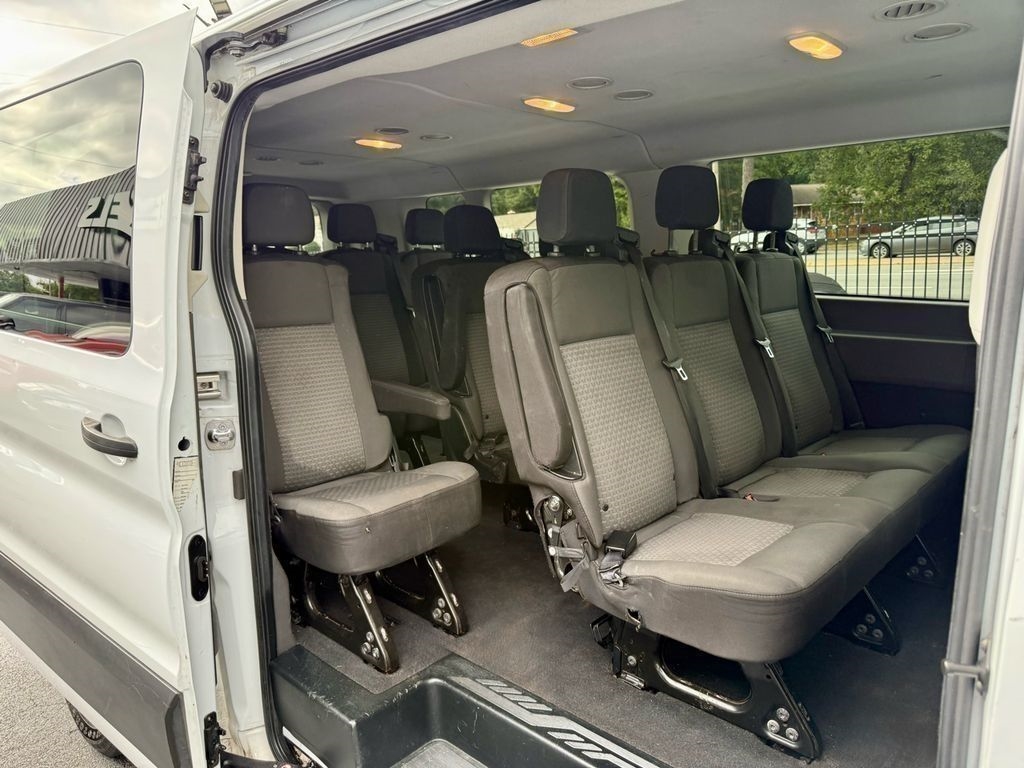 Ford Transit 350 Wagon Low Roof XL w/Sliding Pass. 148-in. WB 2020