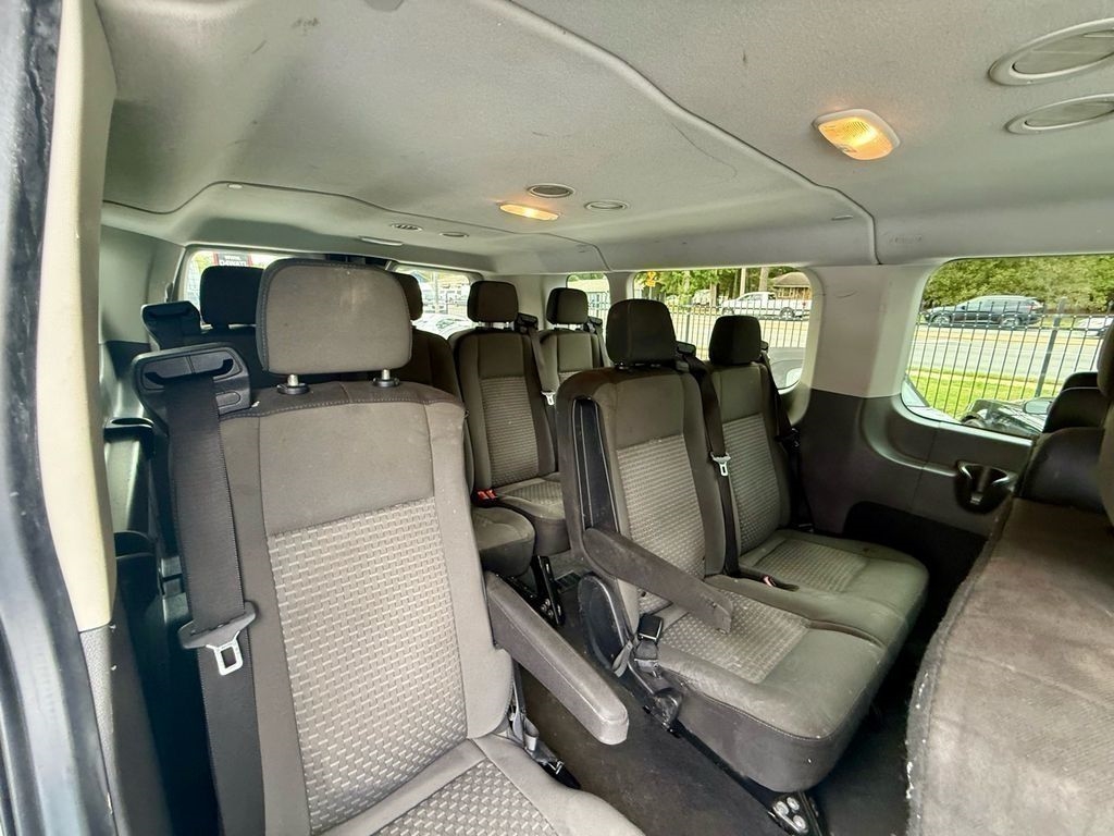 Ford Transit 350 Wagon Low Roof XL w/Sliding Pass. 148-in. WB 2020