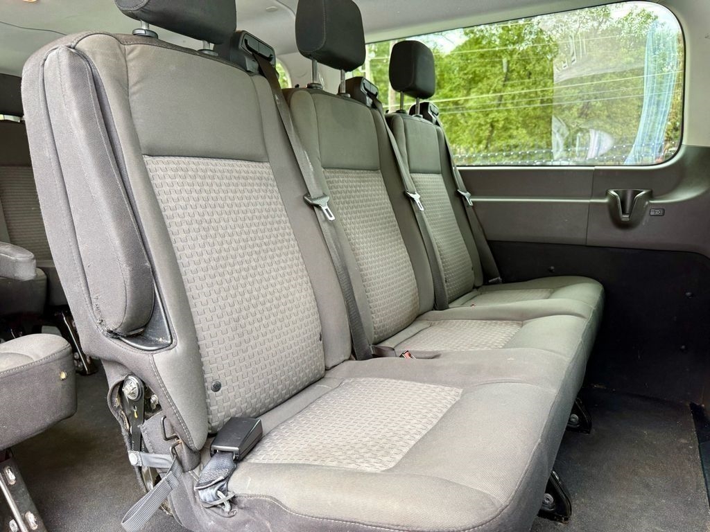 Ford Transit 350 Wagon Low Roof XL w/Sliding Pass. 148-in. WB 2020