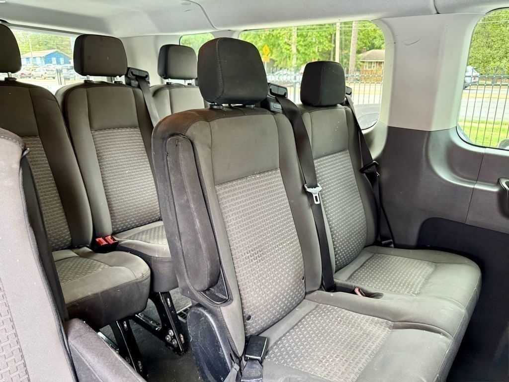 Ford Transit 350 Wagon Low Roof XL w/Sliding Pass. 148-in. WB 2020