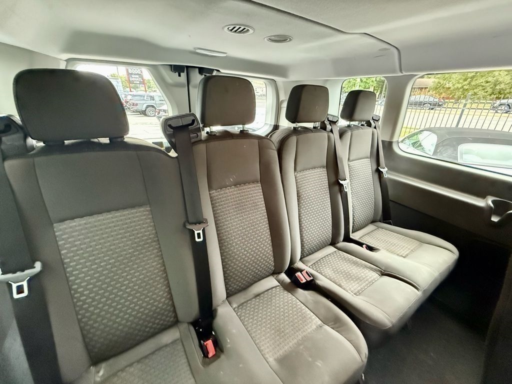 Ford Transit 350 Wagon Low Roof XL w/Sliding Pass. 148-in. WB 2020