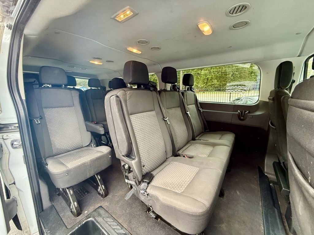 Ford Transit 350 Wagon Low Roof XL w/Sliding Pass. 148-in. WB 2020