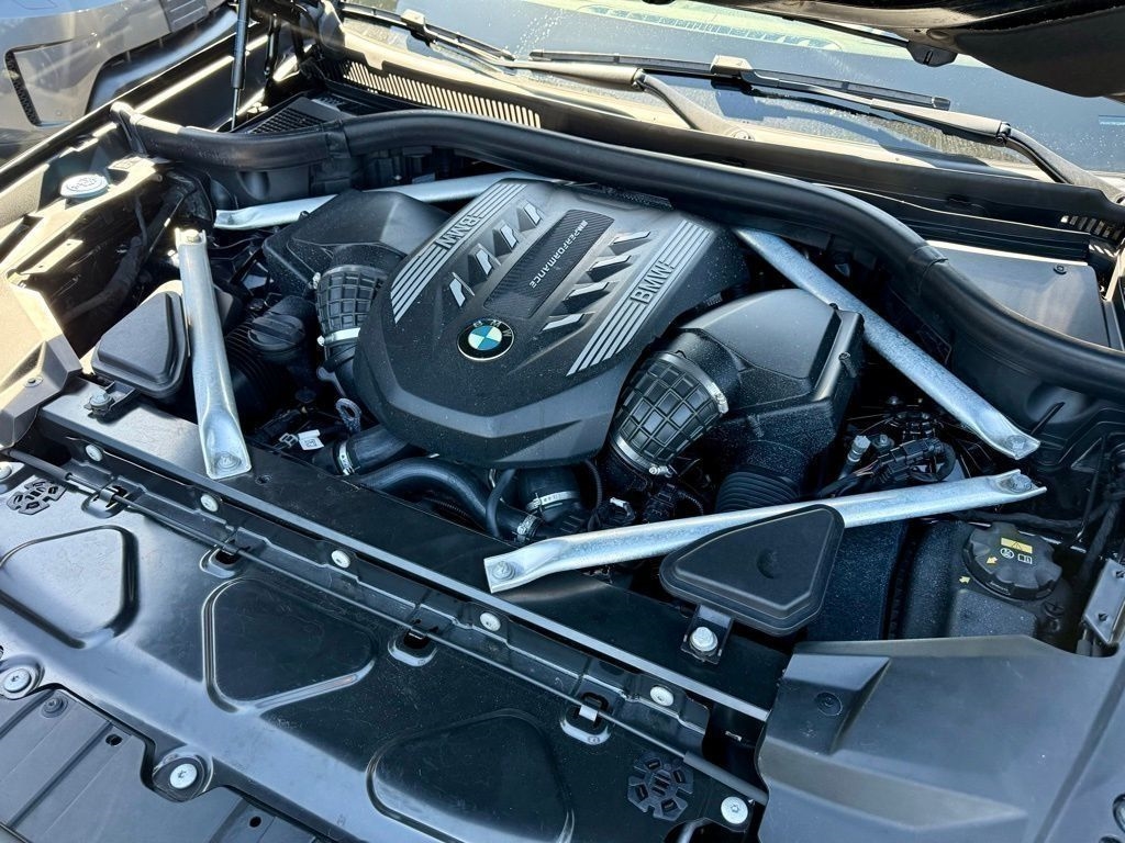 BMW X6 M50i 2021
