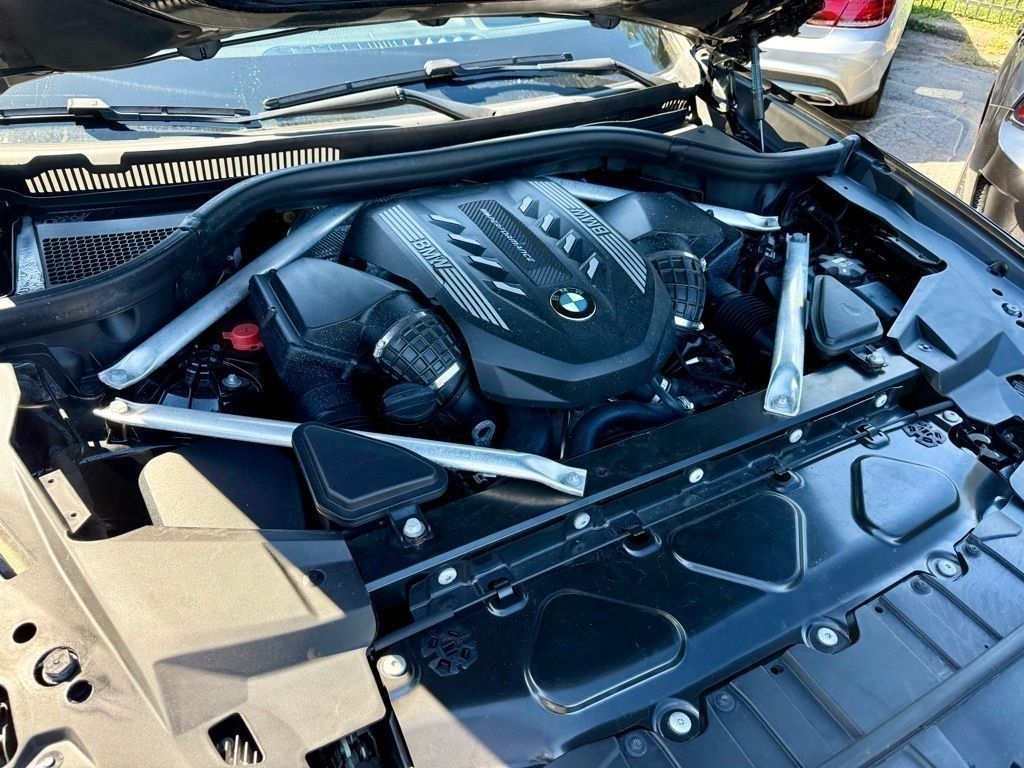 BMW X6 M50i 2021