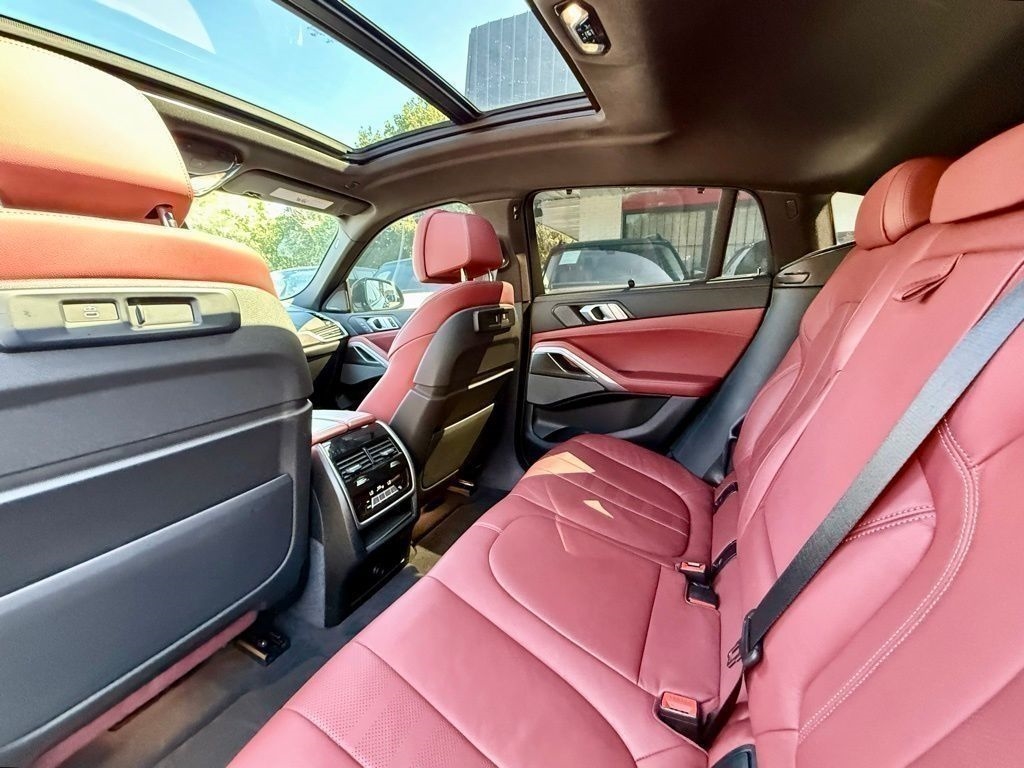BMW X6 M50i 2021