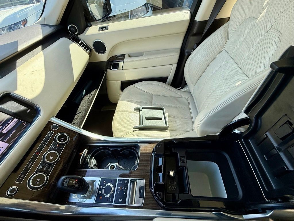 Land Rover Range Rover Sport 3.0L V6 Supercharged SE 2014