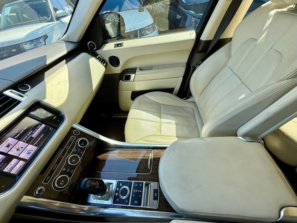 Land Rover Range Rover Sport 3.0L V6 Supercharged SE 2014