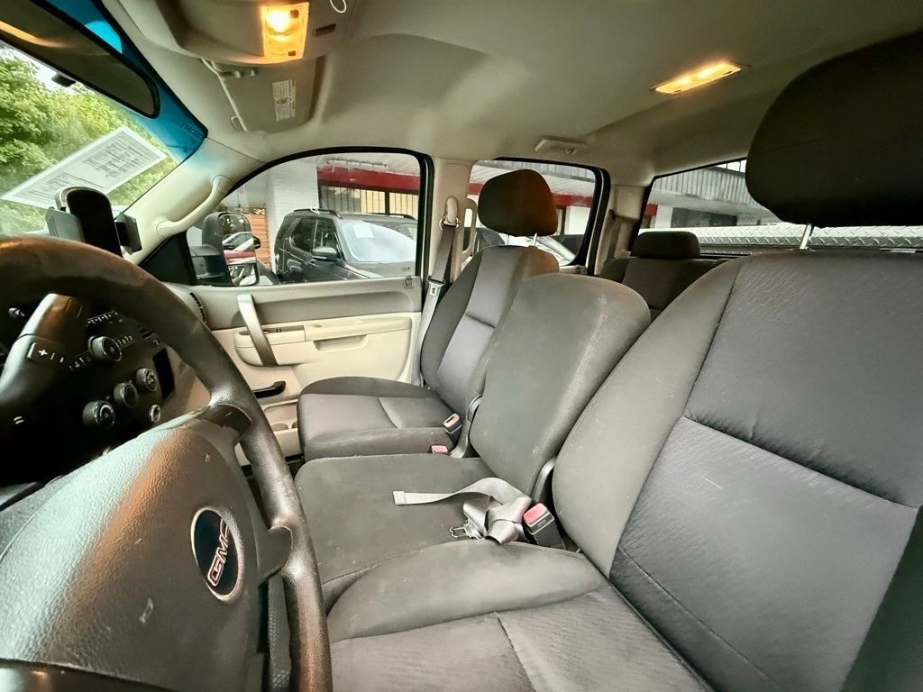 GMC Sierra 2500HD Work Truck Crew Cab 4WD 2011