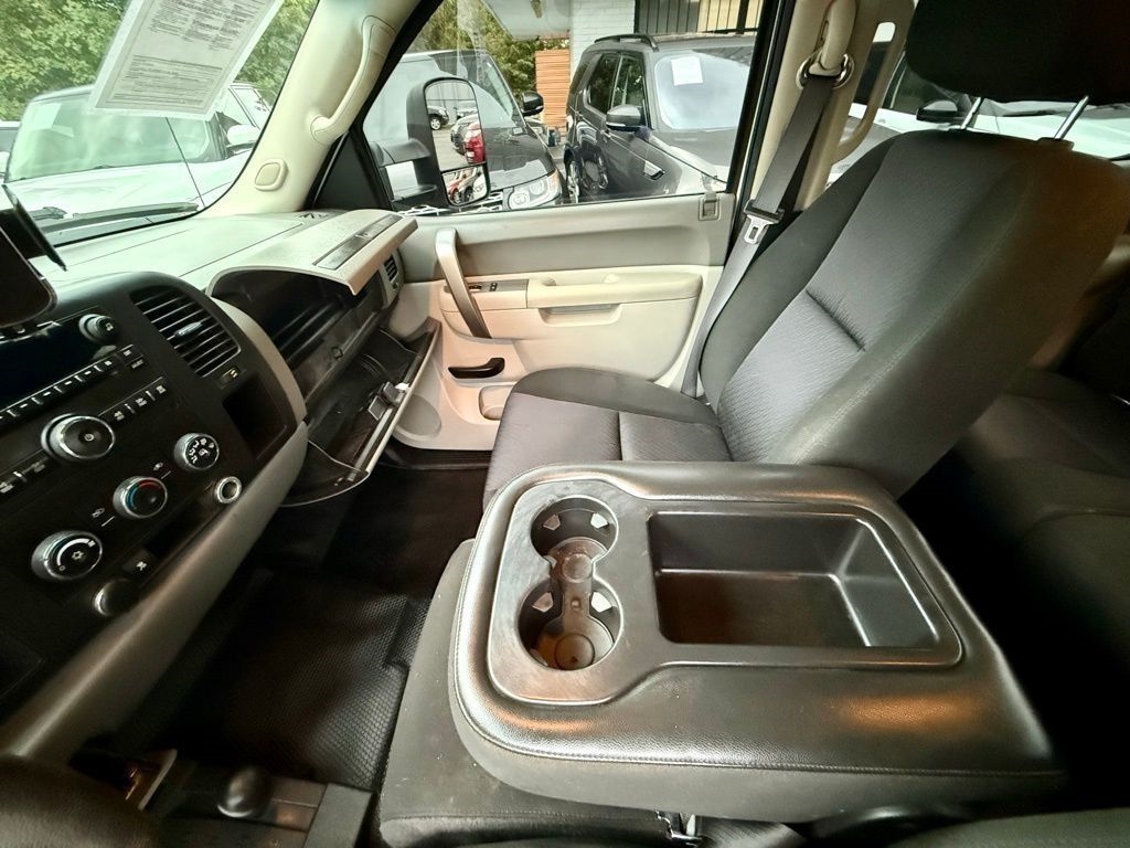 GMC Sierra 2500HD Work Truck Crew Cab 4WD 2011