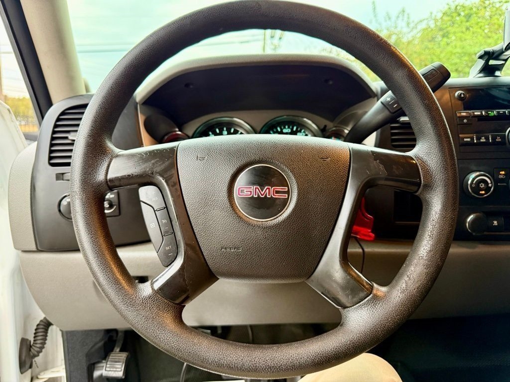 GMC Sierra 2500HD Work Truck Crew Cab 4WD 2011