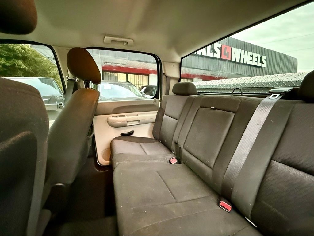 GMC Sierra 2500HD Work Truck Crew Cab 4WD 2011