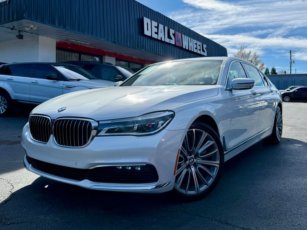 2018 BMW 7 Series 750i's photo
