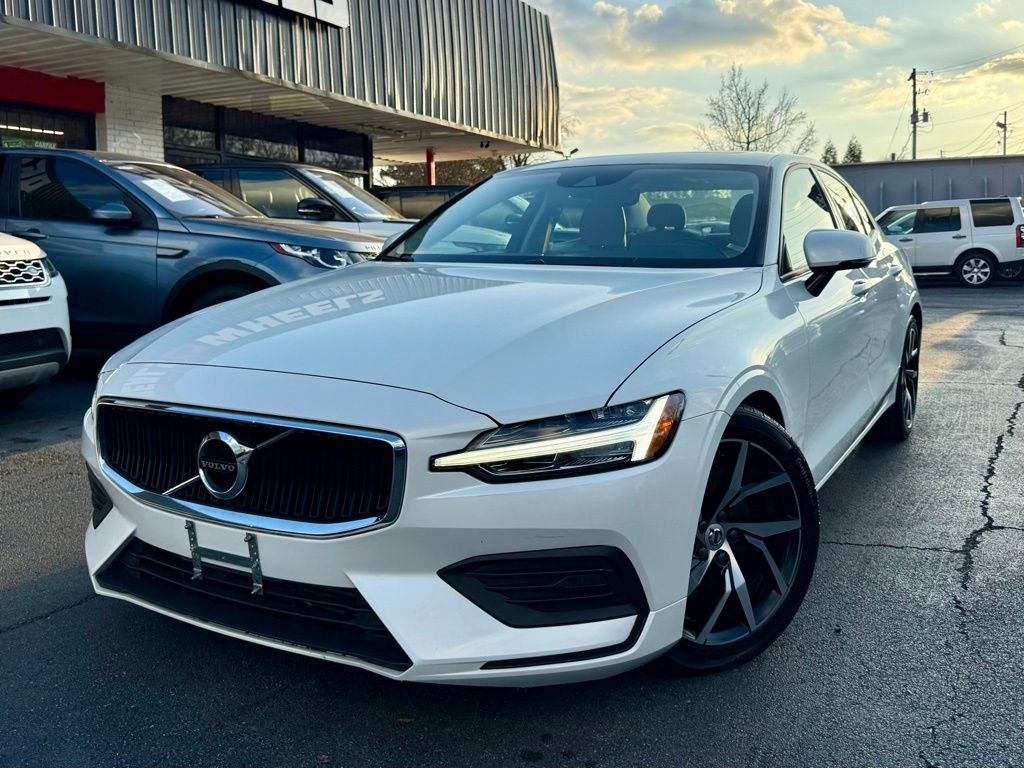 2020 Volvo S60 Momentum's photo