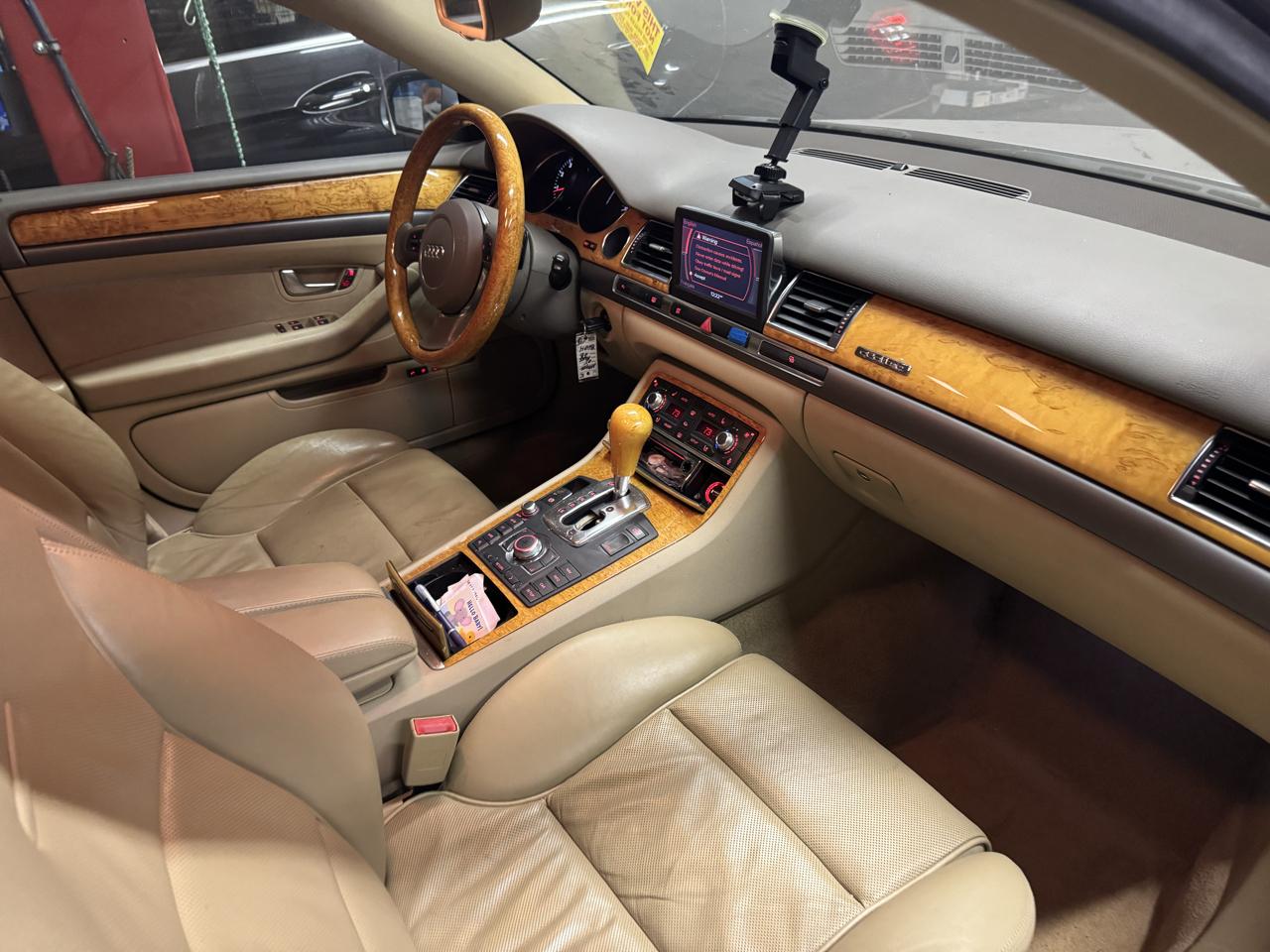 Audi A8 L quattro 2005