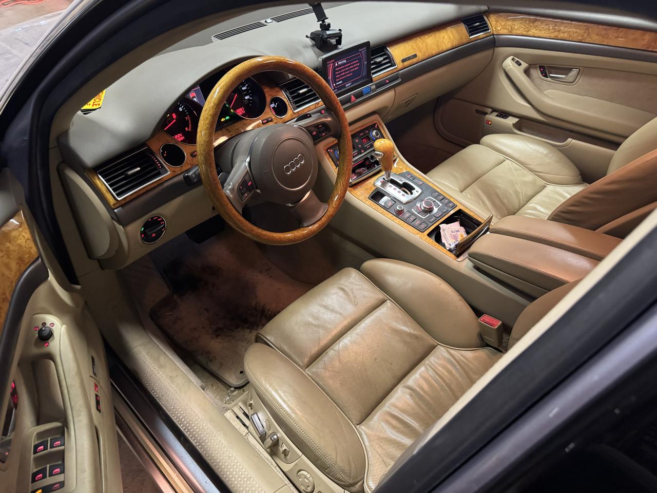 Audi A8 L quattro 2005