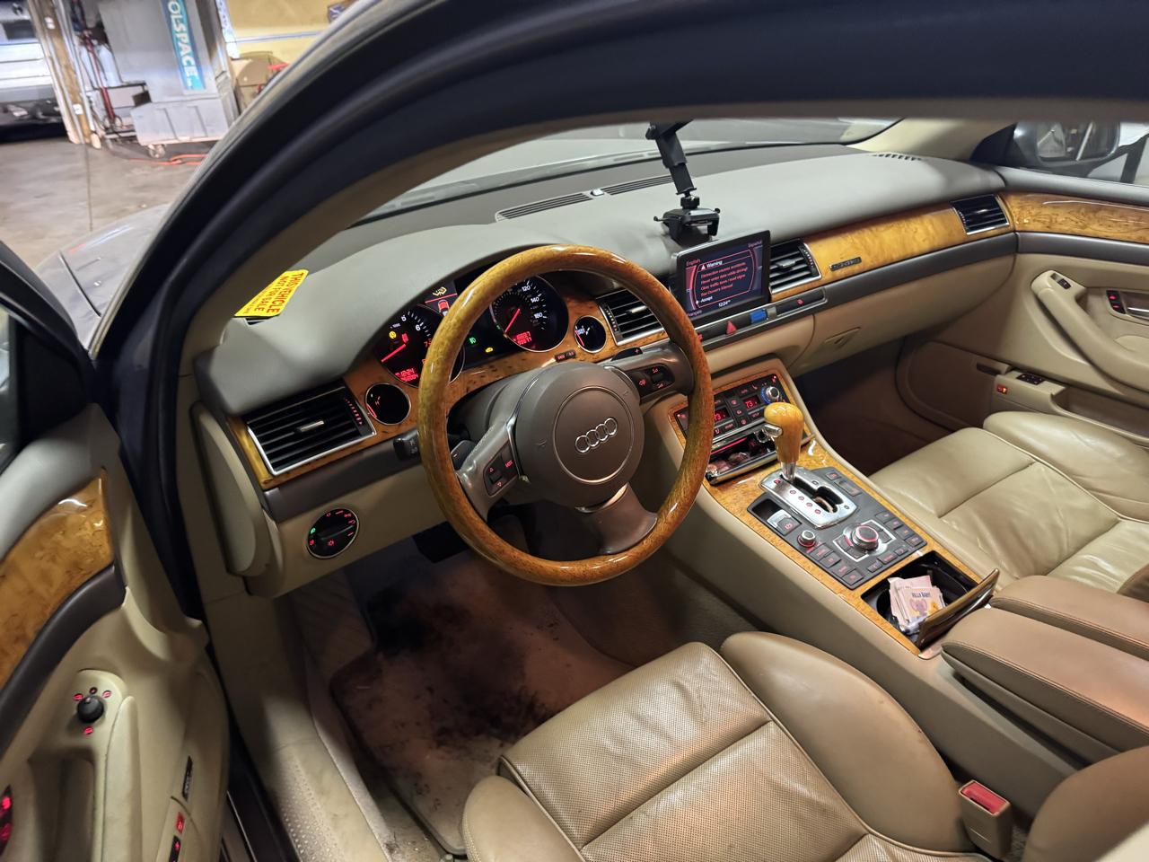 Audi A8 L quattro 2005