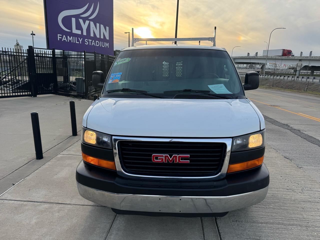 GMC Savana  2016