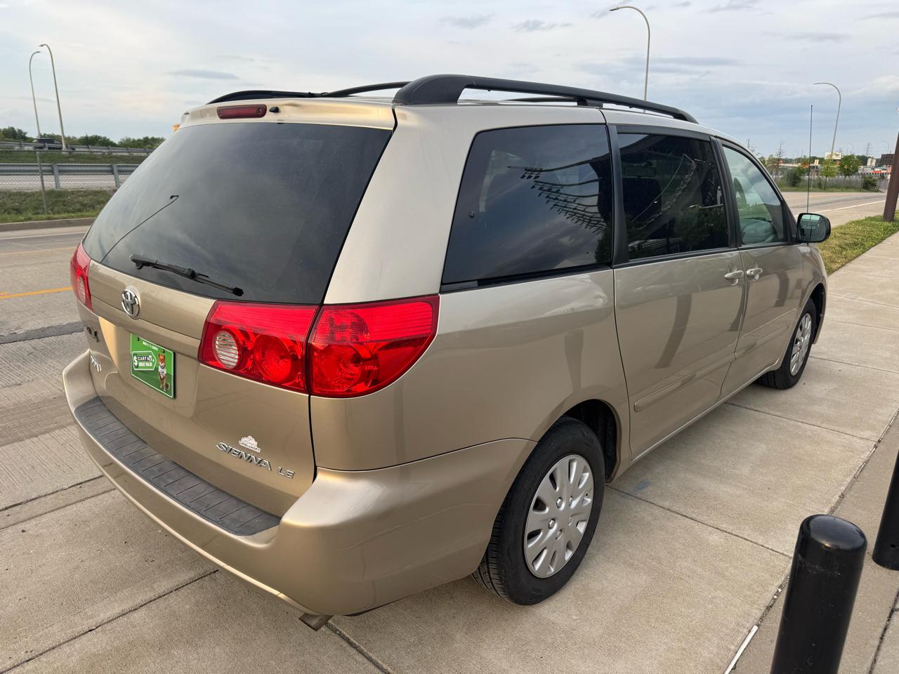 Toyota Sienna  2010