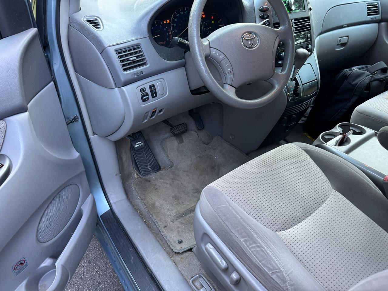 Toyota Sienna  2008
