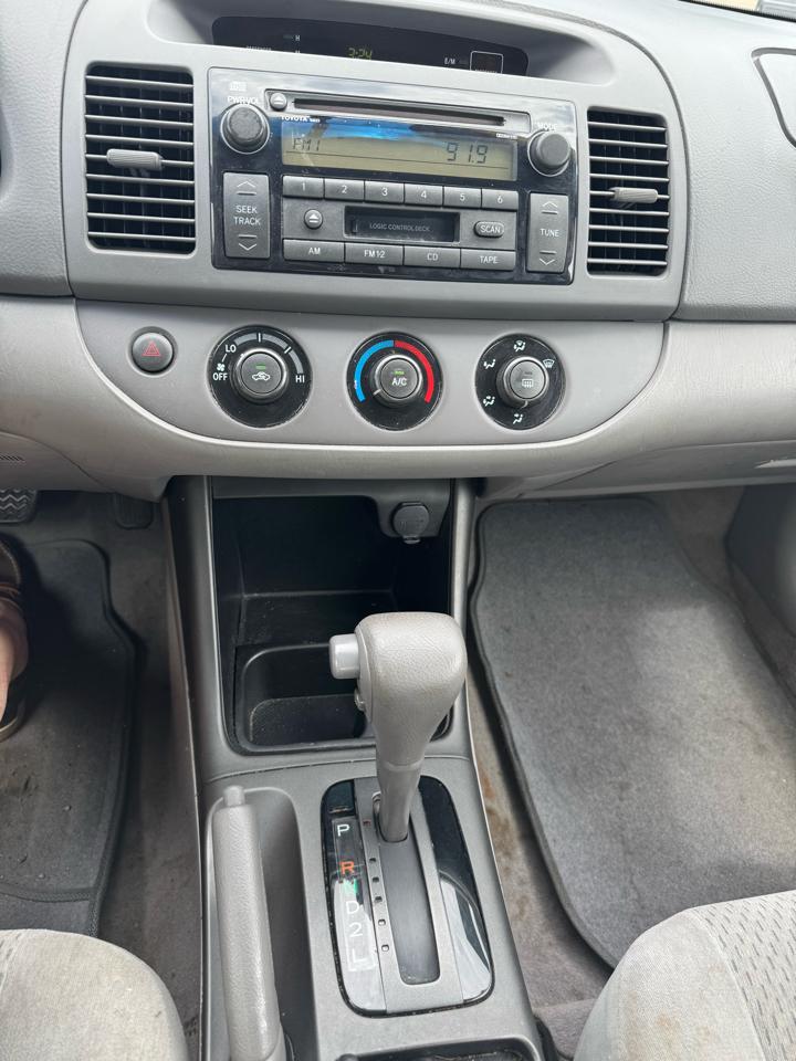 Toyota Camry  2004