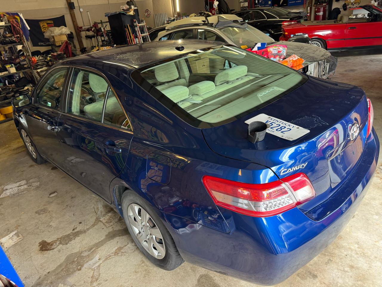 Toyota Camry LE 6-Spd AT 2010