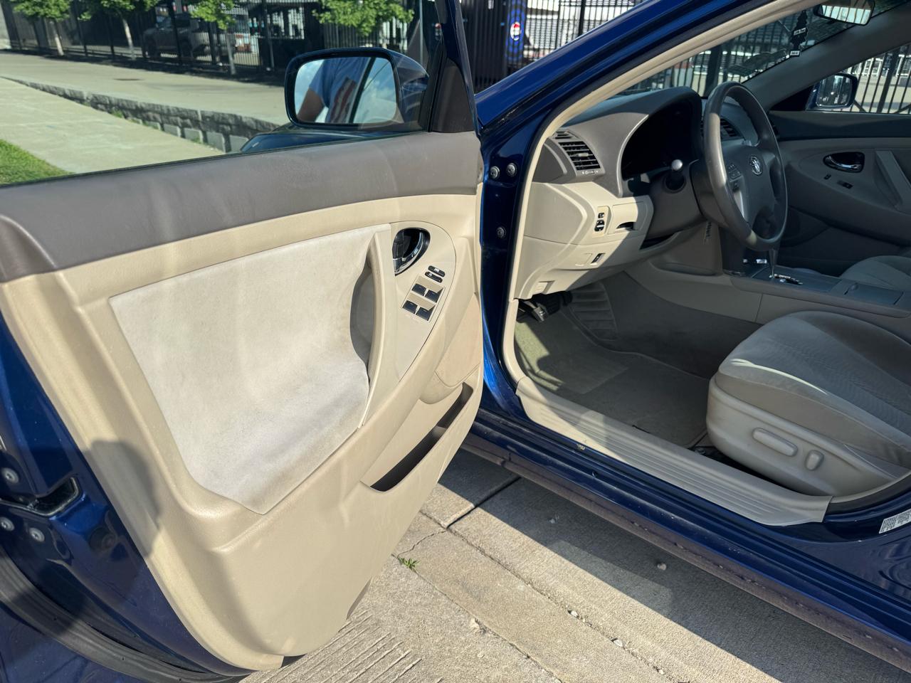 Toyota Camry  2010