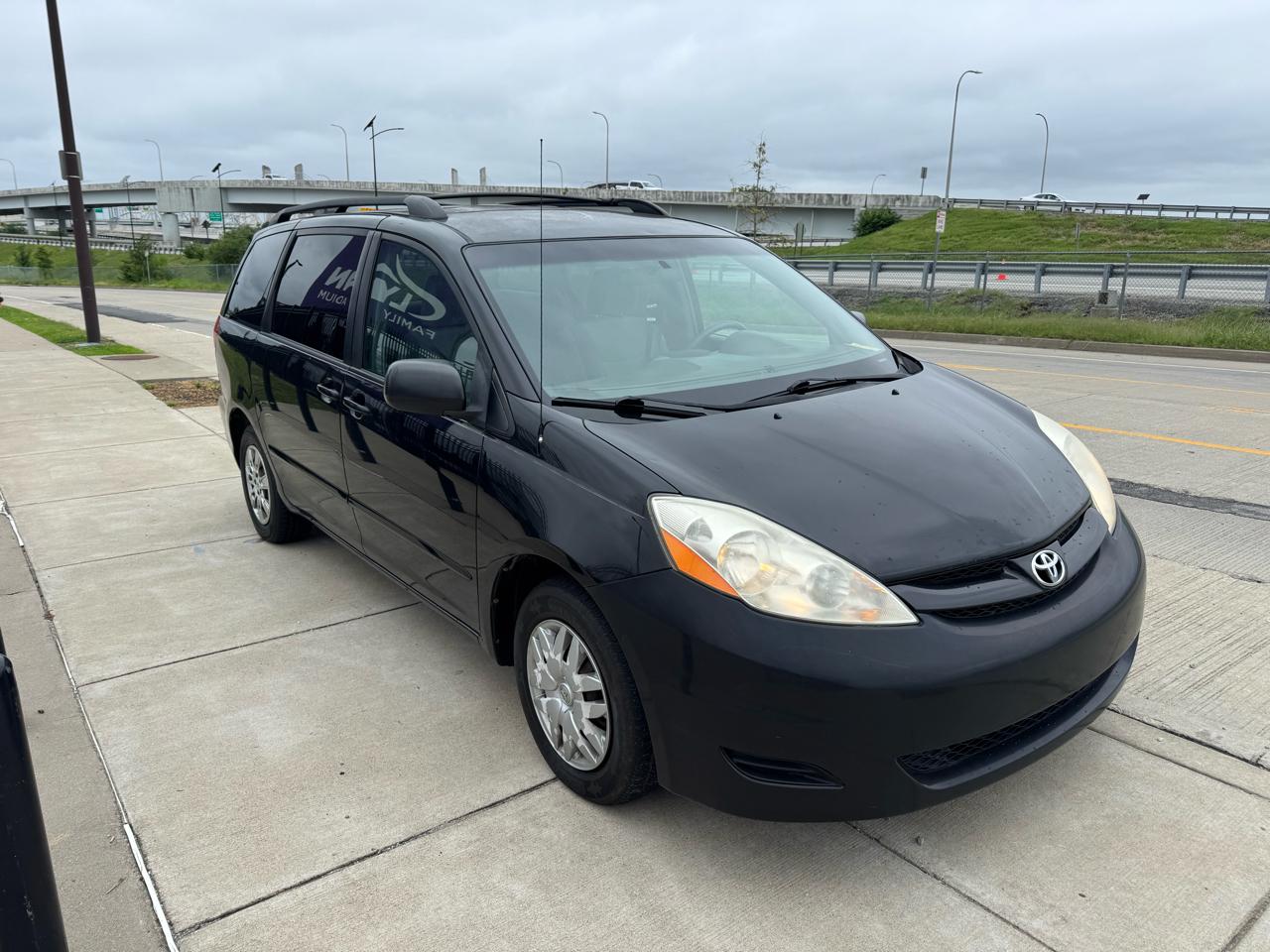 Toyota Sienna  2010