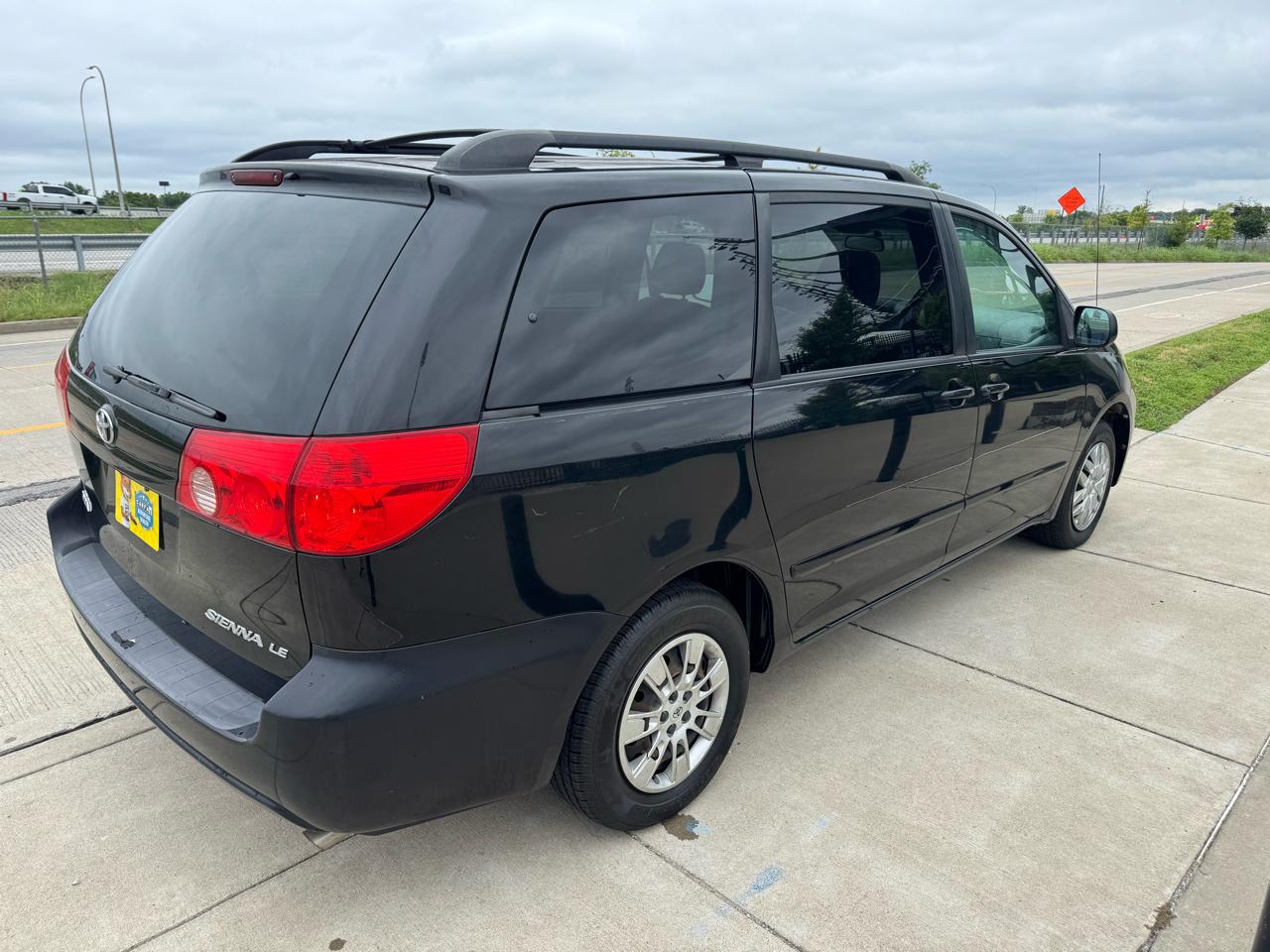 Toyota Sienna  2010