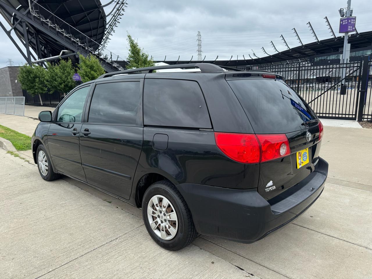 Toyota Sienna  2010