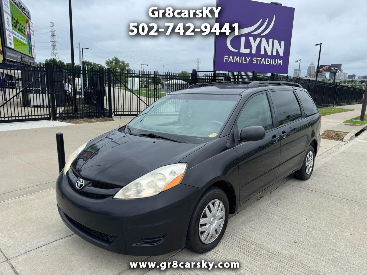 2010 Toyota Sienna LE 7-PASSENGER