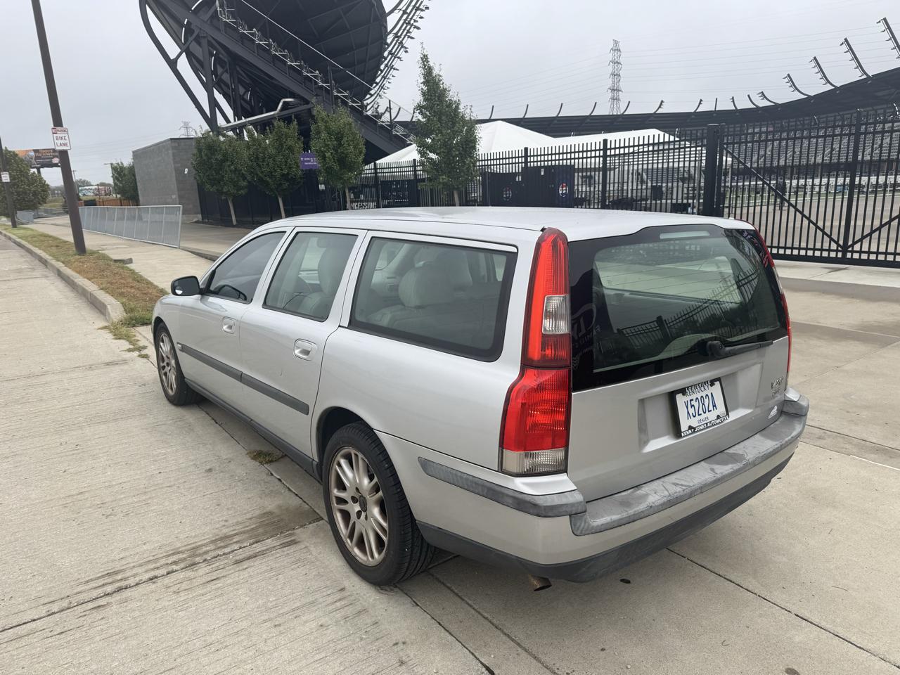Volvo V70  2004